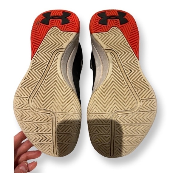 UNDER Armour Black Big Boy Running Shoes Size US 3.5 - Picture 5 of 10